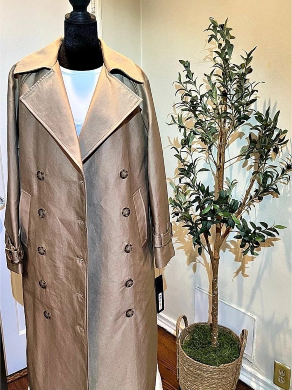 Donna Karan Women's Double Breasted trench coat